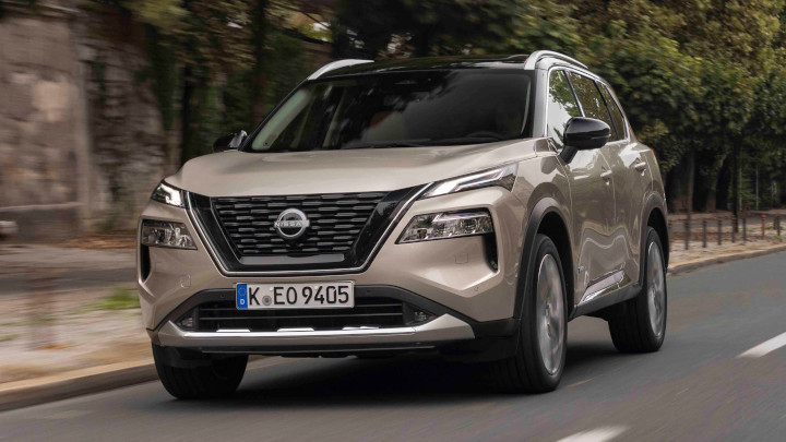 Nissan X-Trail Exterior Front Driving
