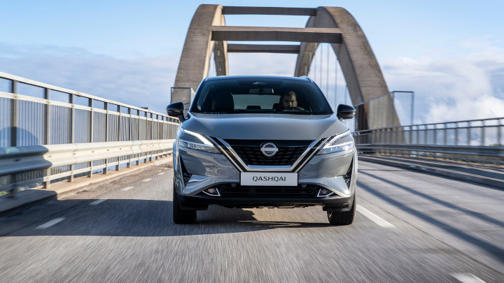 Nissan Qashqai Exterior Front Driving