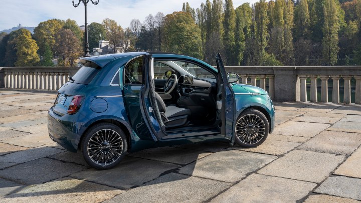 Fiat 500 hatch blue side with doors open