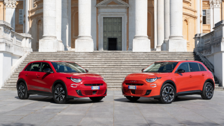 Fiat 600e Red and Fiat 600e La Prima