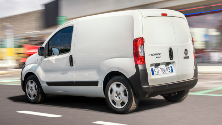 Fiat Fiorino Driving Rear