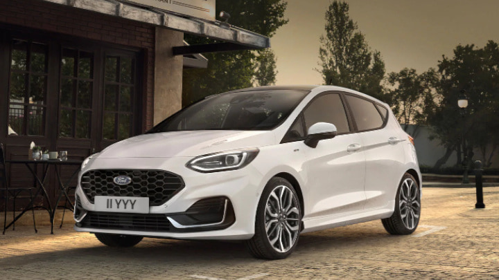 White 2022 Ford Fiesta Exterior