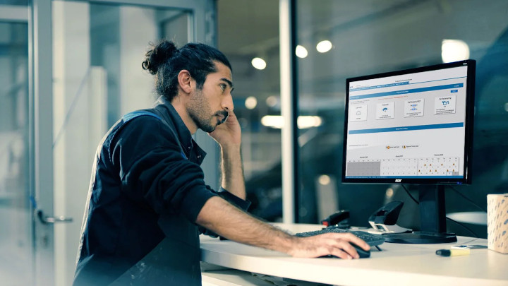 Man Using Ford Pro™ Software