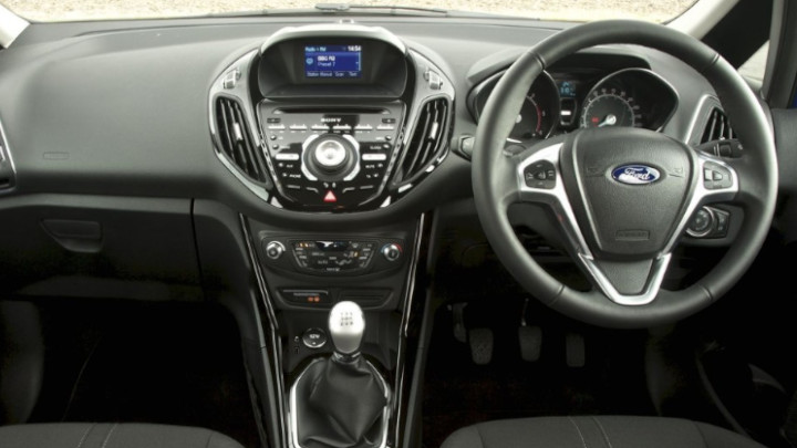 ford b-max dashboard and infotainment system