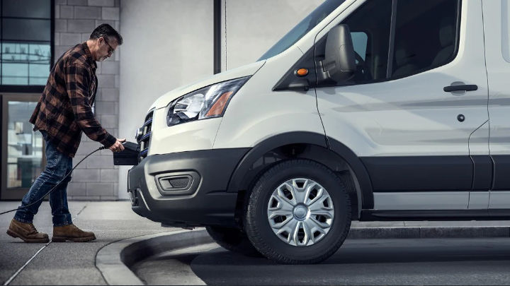 Ford E-Transit, Side, Charging