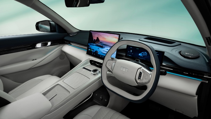 Geely EX5 interior dashboard white and black trim