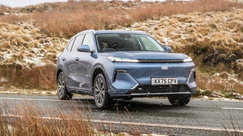 Geely Starray EM-i grey front right