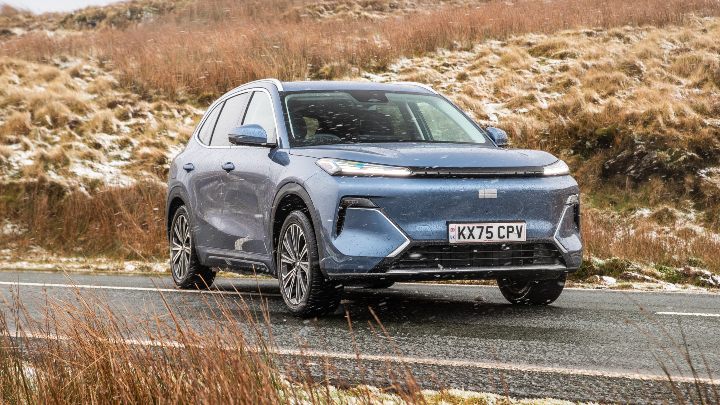 Geely Starray EM-i grey front right