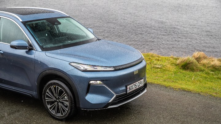 Geely Starray EM-i grey close front 