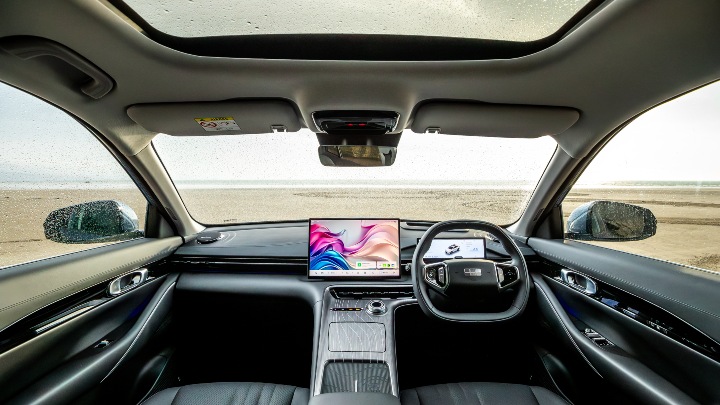 Geely Starray EM-i black interior dashboard