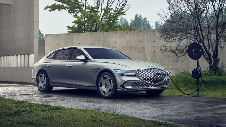 Genesis G80 Static charging