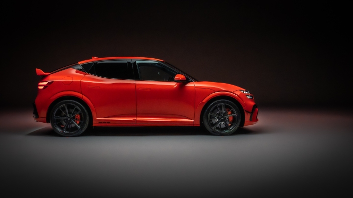 Genesis GV60 Magma side static
