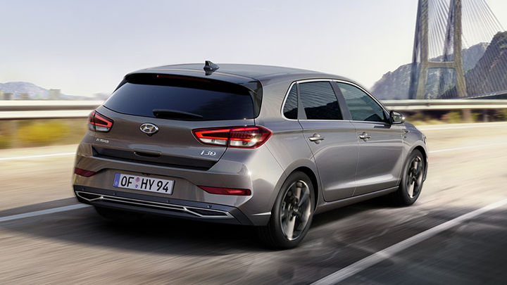 Hyundai i30 Exterior, Rear, Driving