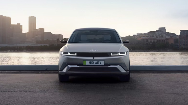 Silver Hyundai IONIQ 5 Grile