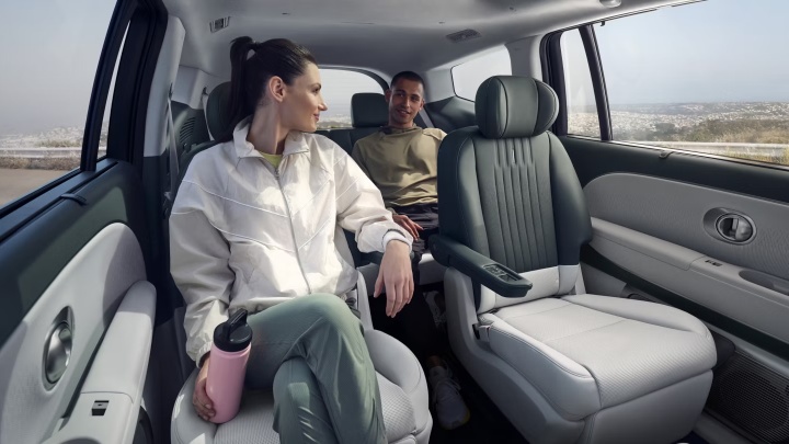 Hyundai IONIQ 9 Interior Rear Rows with People