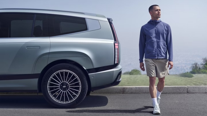 Hyundai IONIQ 9 Exterior Rear Side with Man