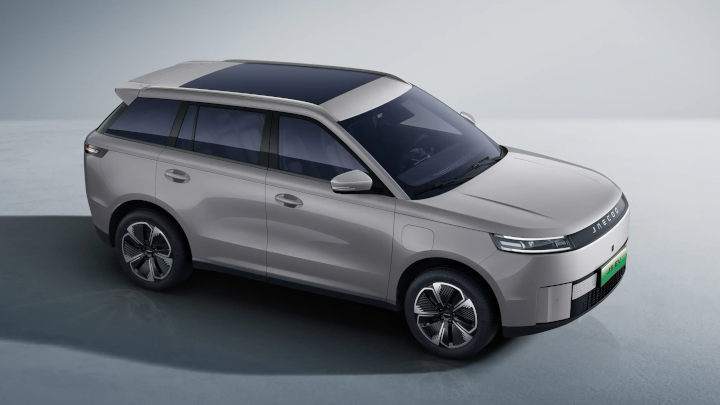 Silver JAECOO 5 BEV Aerial Studio Shot