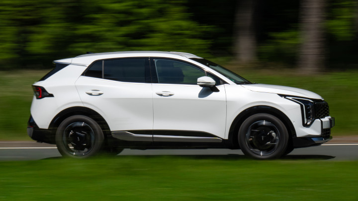 Kia Sportage Petrol Driving Side Angle in White