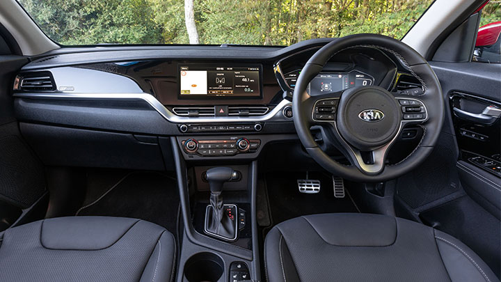 Red Kia Niro, interior