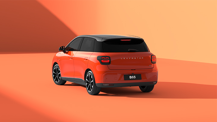 Leapmotor B03 orange rear static
