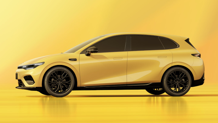 Leapmotor B05 Lifestyle Side in Yellow