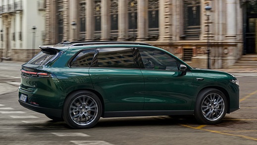 Green Leapmotor C10 exterior rear shot