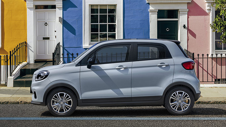 Blue Leapmotor T03 exterior side shot