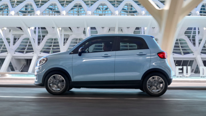 Leapmotor T03 Lifestyle Driving Side View