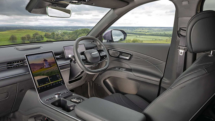 LEPAS L8 Interior Driver's Seat and Dashboard
