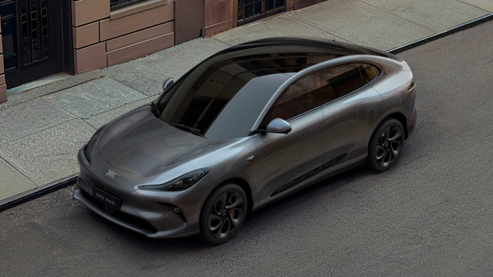 Silver MG IM6 Exterior Front