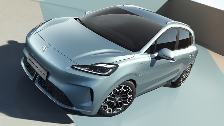 MG4 EV Urban grey front right close