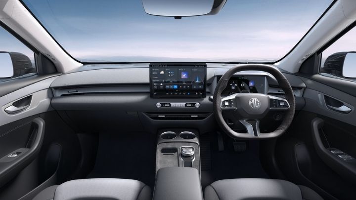 View of the infotainment system and steering wheel of an MGS5 EV