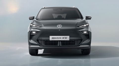 Font of an MGS5 EV parked on a light blue background