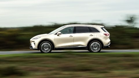 Silver MGS6 EV Exterior Side Driving in Countryside