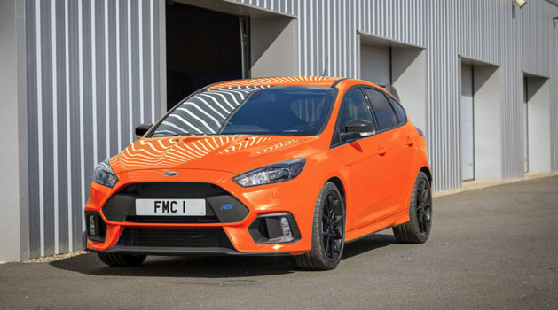 Orange Ford Focus RS