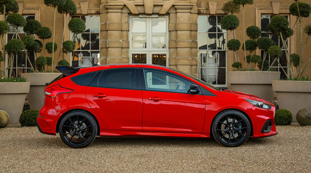 Red Ford Focus RS