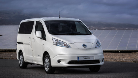 Nissan e-NV200 Combi Driving