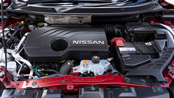 nissan qashqai, engine bay