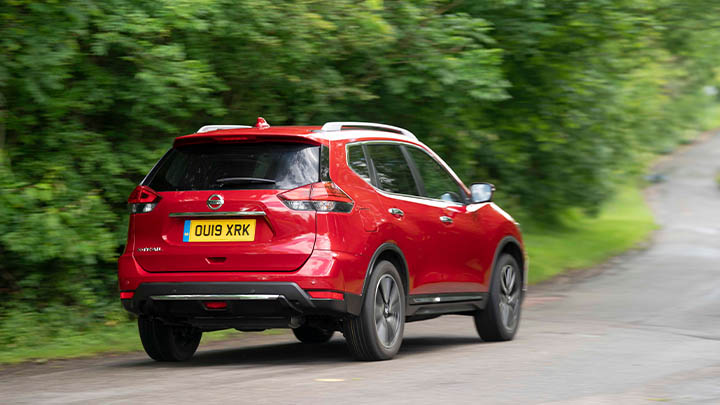 nissan x-trail driving, rear quarter