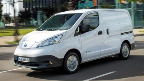 White Nissan e-NV200 Exterior Front Driving