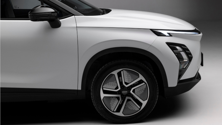 White OMODA Car Side