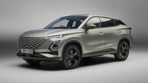 Silver OMODA  Front Studio Shot