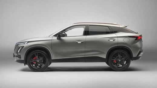 OMODA 5 Side Angle Lifestyle