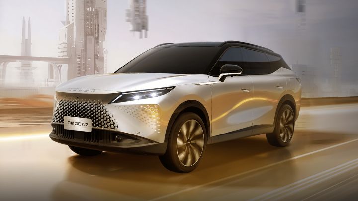 Silver OMODA 7 driving on the road