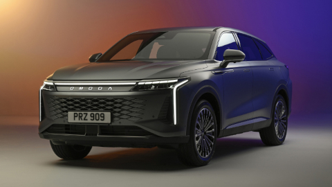 OMODA 9 Static Infront Of Colour Gradient Background