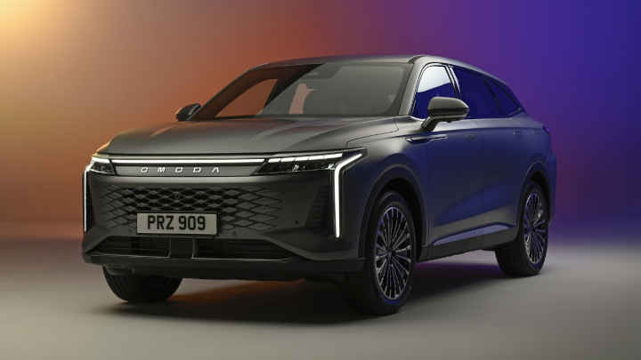 OMODA 9 Static Infront Of Colour Gradient Background