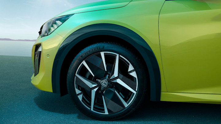 Yellow Peugeot 208 Wheel