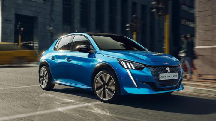 Peugeot e-208 Driving