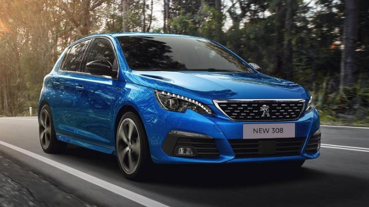 Peugeot 308 Exterior Driving Front