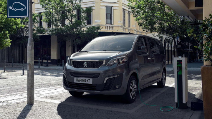 Grey Peugeot e-Traveller Exterior Charging